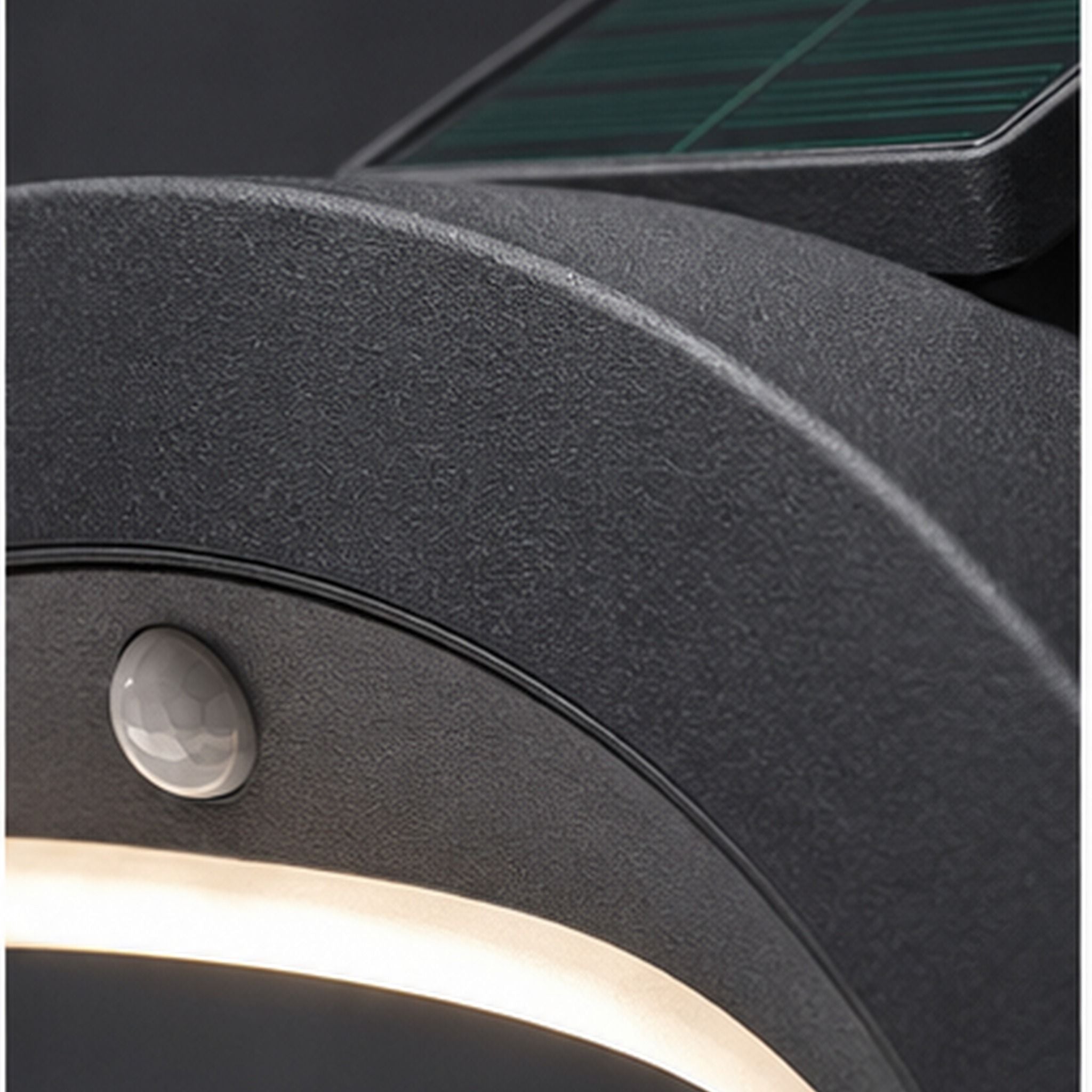 LumiSolar Arc – Lampe solaire de jardin basse consommation